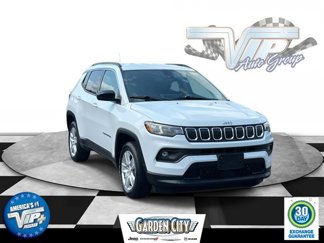 Used 2022 Jeep Compass Latitude image 1