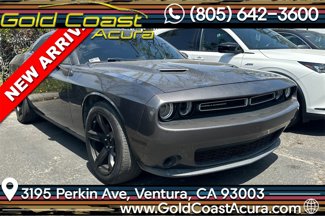 Used 2020 Dodge Challenger SXT image 1