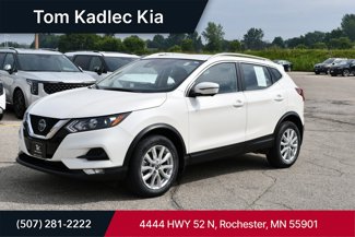 Used 2022 Nissan Rogue Sport SV image 1