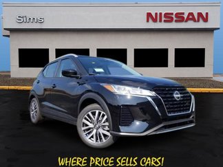 Used 2023 Nissan Kicks SV image 1