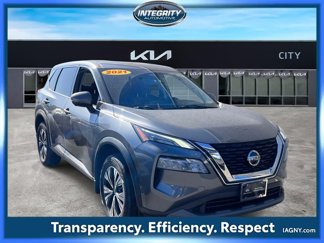 Used 2021 Nissan Rogue SV image 1