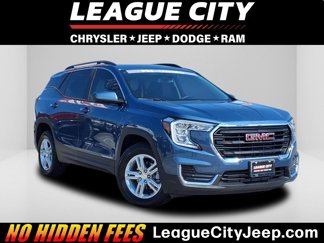 Used 2024 GMC Terrain SLE w/ Driver Convenience Package image 1