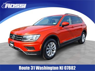 Used 2018 Volkswagen Tiguan SE w/ Panoramic Sunroof Package image 1