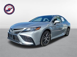 Used 2022 Toyota Camry SE image 1