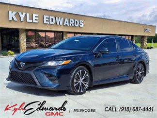 Used 2020 Toyota Camry SE image 1
