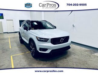 Used 2022 Volvo XC40 T5 R-Design w/ Advanced Package image 1