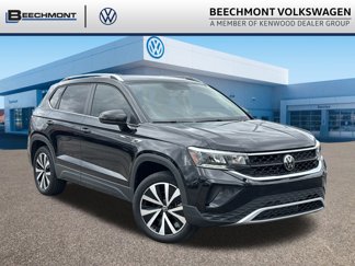 Certified 2022 Volkswagen Taos SE image 1