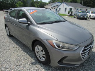 Used 2017 Hyundai Elantra SE image 1