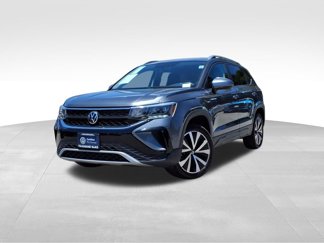 Certified 2022 Volkswagen Taos SE image 1