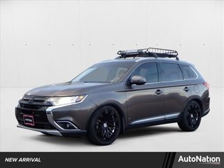 Used 2017 Mitsubishi Outlander SE image 1