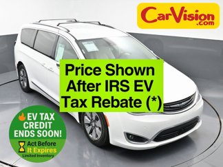 Used 2017 Chrysler Pacifica Platinum image 1