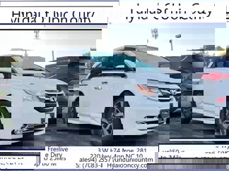 Used 2015 Honda Odyssey Touring image 1