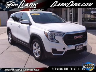 Used 2024 GMC Terrain SLE image 1