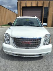 Used 2007 GMC Yukon XL Denali image 1