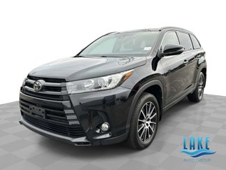 Used 2017 Toyota Highlander SE image 1