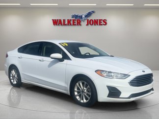 Used 2019 Ford Fusion SE image 1
