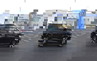 Used 2023 Nissan Rogue SV image 1