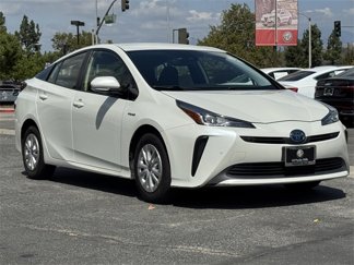 Used 2020 Toyota Prius L Eco image 1