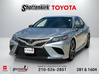 Used 2018 Toyota Camry SE image 1