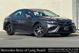 Used 2022 Toyota Camry SE image 1