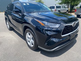 Used 2023 Toyota Highlander L image 1