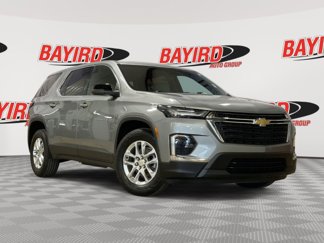 Used 2023 Chevrolet Traverse LS image 1