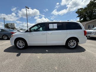 Used 2018 Dodge Grand Caravan SXT image 1