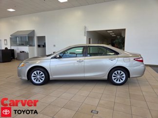 Used 2017 Toyota Camry LE image 1