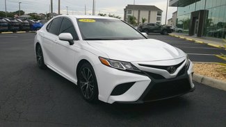 Used 2020 Toyota Camry SE image 1