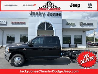 New 2024 RAM 3500 Tradesman w/ Chrome Appearance Group image 1