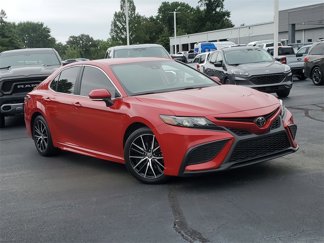 Used 2023 Toyota Camry SE image 1