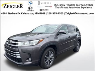 Used 2017 Toyota Highlander AWD V6 image 1
