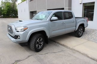 Used 2019 Toyota Tacoma w/ TRD Package image 1