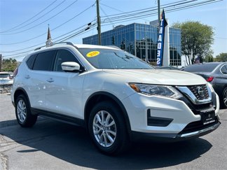 Certified 2018 Nissan Rogue SV image 1