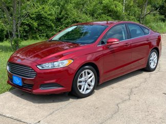Used 2015 Ford Fusion SE image 1