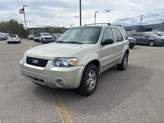 Used 2005 Ford Escape Limited image 1