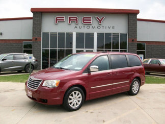 Used 2010 Chrysler Town & Country Touring Plus w/ Premium Group image 1