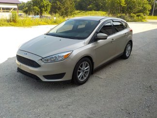 Used 2018 Ford Focus SE image 1