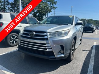 Used 2017 Toyota Highlander Plus image 1