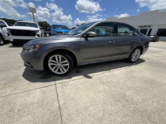 Used 2019 Volkswagen Passat 2.0T Wolfsburg image 1