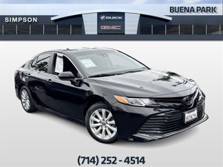 Used 2020 Toyota Camry LE image 1