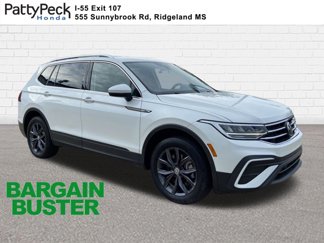 Used 2023 Volkswagen Tiguan SE image 1