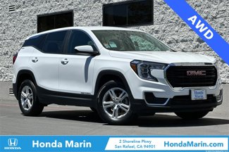 Used 2024 GMC Terrain SLE image 1