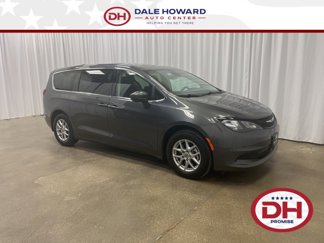 Used 2023 Chrysler Voyager LX image 1