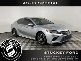 Used 2018 Toyota Camry SE image 1