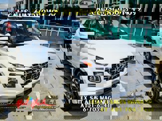 Used 2023 Hyundai Venue SEL image 1