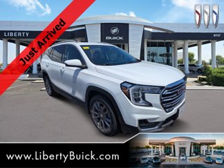 Used 2024 GMC Terrain SLT image 1
