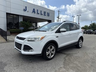 Used 2016 Ford Escape SE w/ Equipment Group 201A image 1
