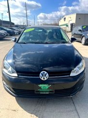 Used 2015 Volkswagen Golf S image 1