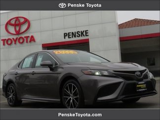 Certified 2022 Toyota Camry SE image 1